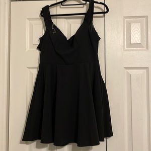 Francesca black sleeved dress
